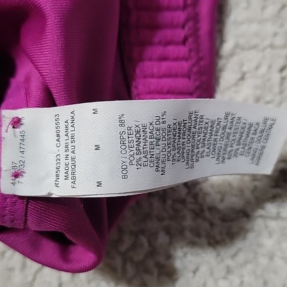 Nike Women's Magenta Sports Bra Medium - Picture 4 of 4